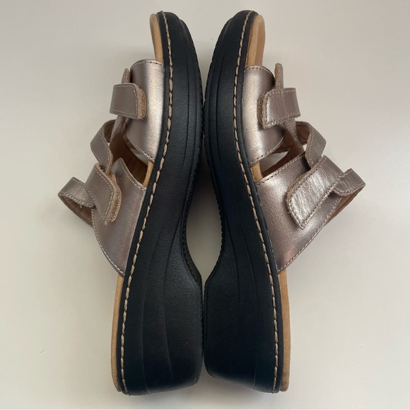 Clarks Collection Leather Sandals Women’s 9.5 M Metallic Slip on Merliah Karli - Picture 13 of 13
